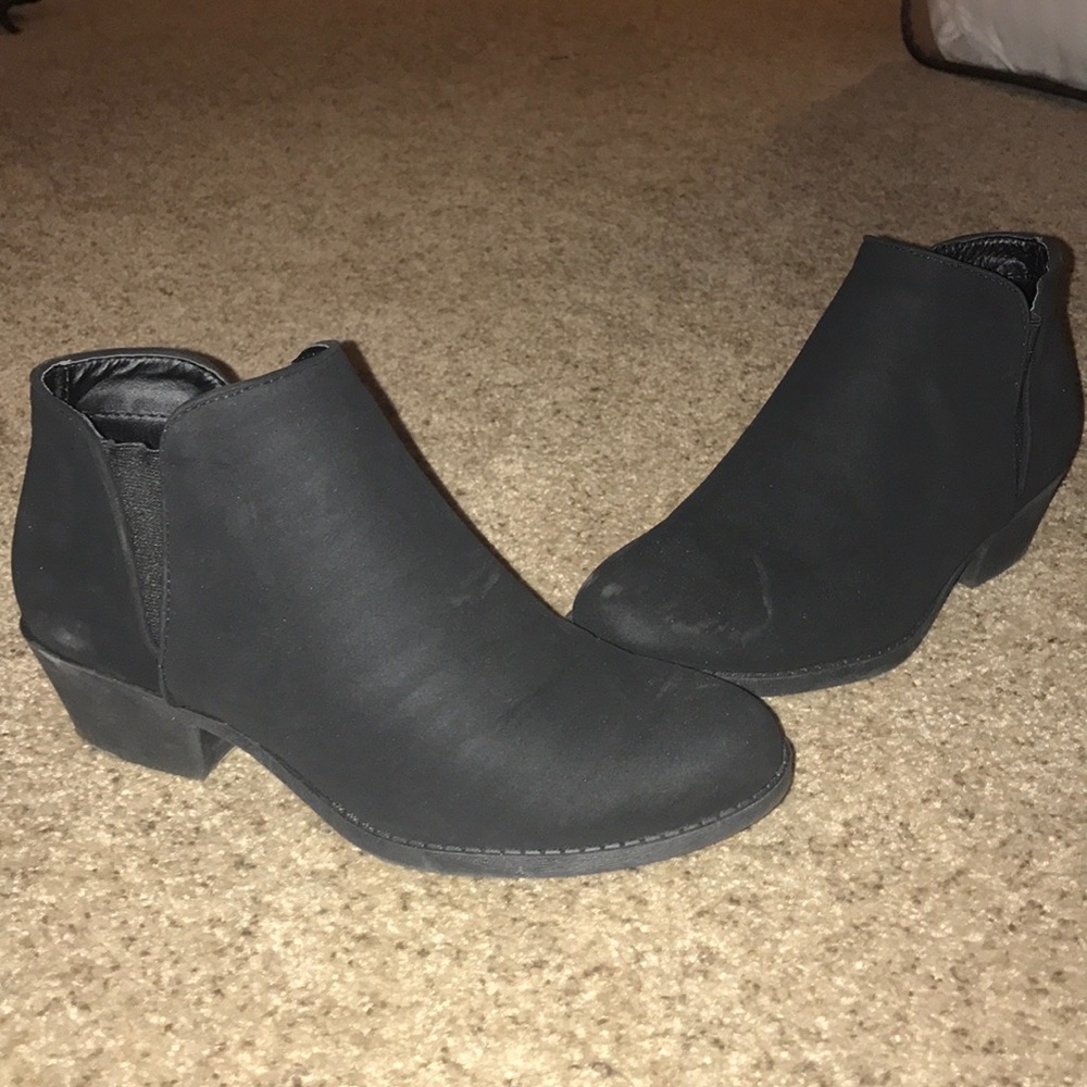 Top moda booties NWT